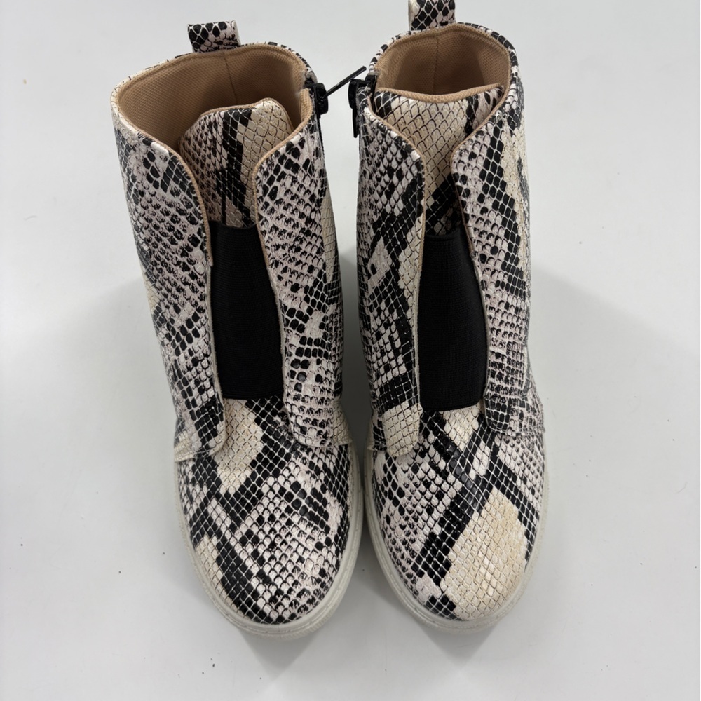 Outwoods Beige and Black Snakeskin Boots
